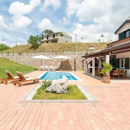 Tesija Vila